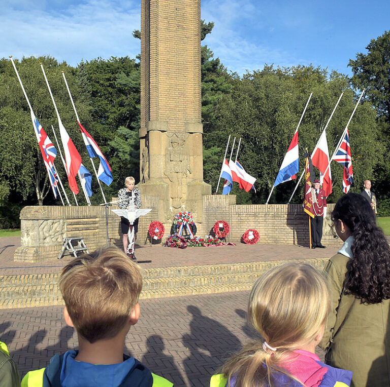 Airborne Memorial The Needle Oosterbeek Stichting Airborne Herdenkingen