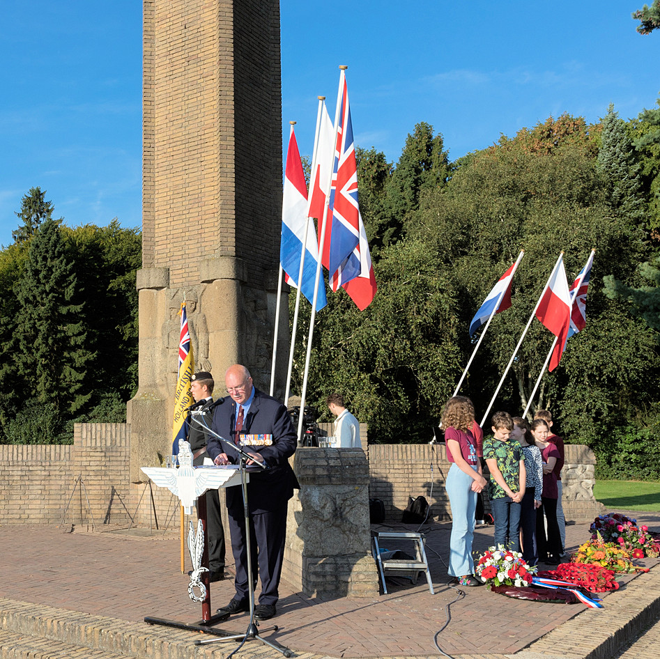 Airborne Memorial The Needle Oosterbeek Stichting Airborne Herdenkingen